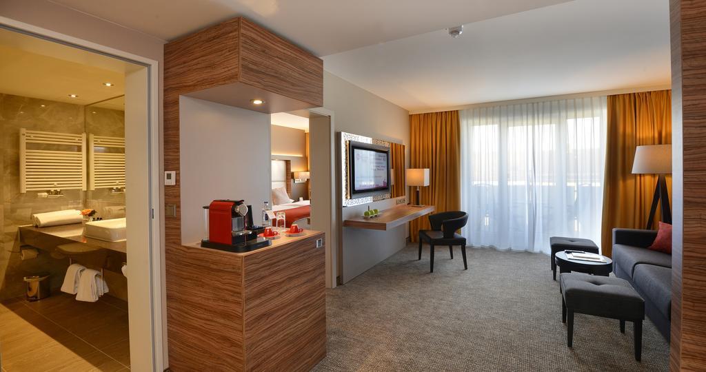 Best Western Plus Delta Park Hotel MHG Eksteriør billede